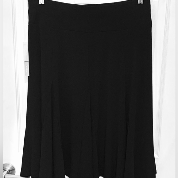 Apt. 9 Stretch Black Skirt• Godet Seams• Twist Accent on Waistband• Sz M• NWT - Picture 2 of 11